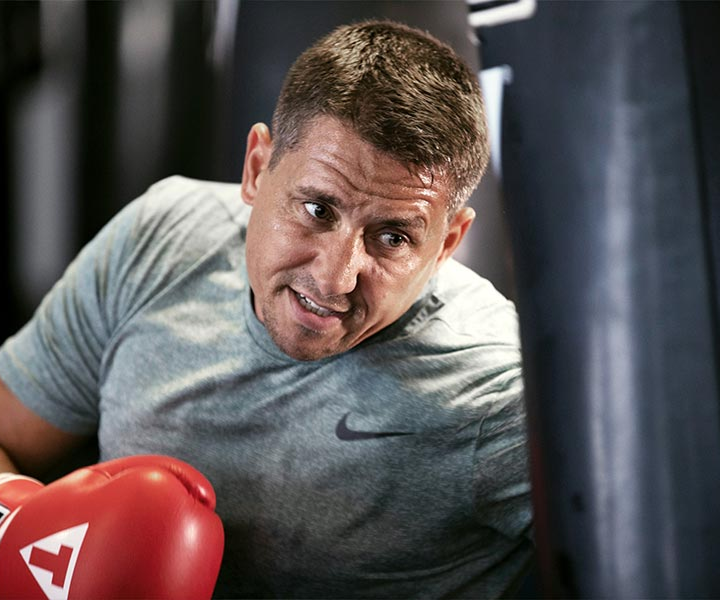Man boxing